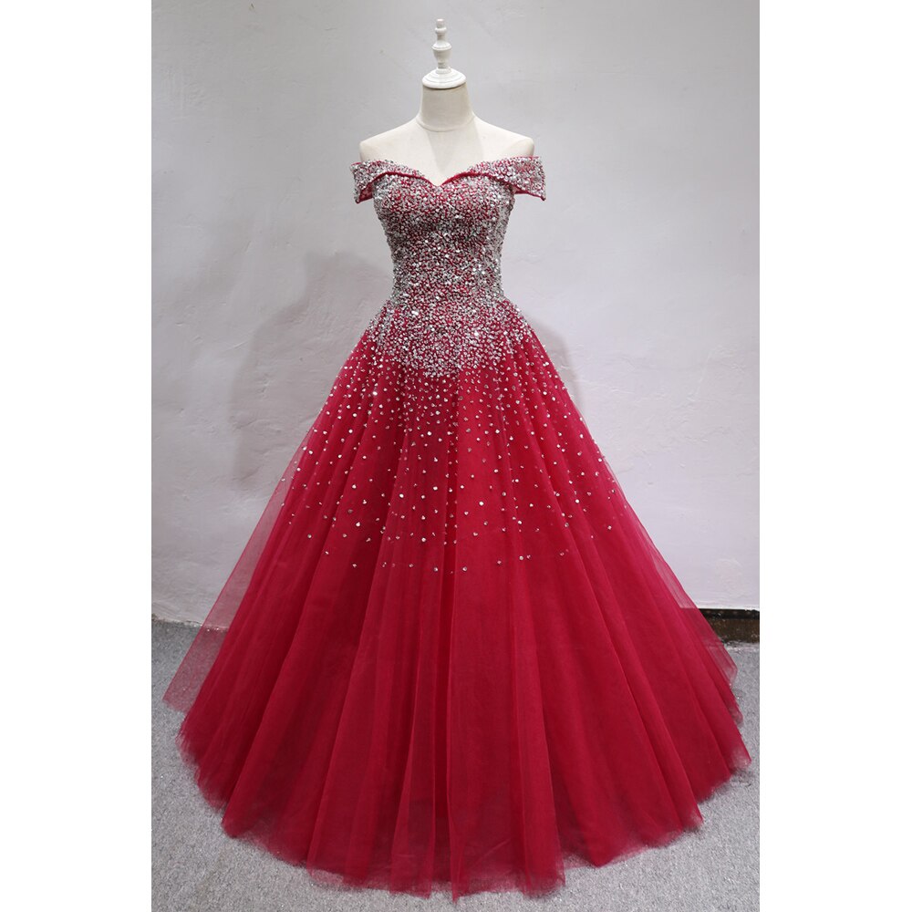 Luxusní rudé plesové šaty