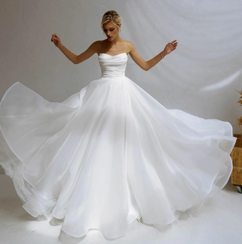 Luxusní  svatební šaty