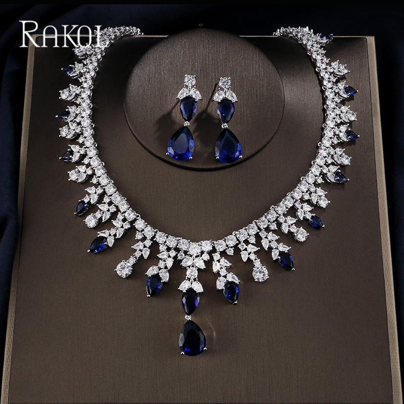 Luxusní  štrasová sada šperků s modrými kameny