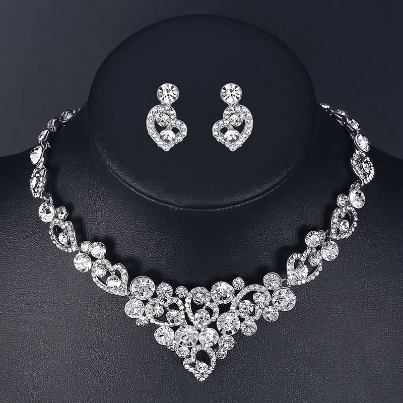 Souprava šperků (náušnice a náhrdelník) HEART
